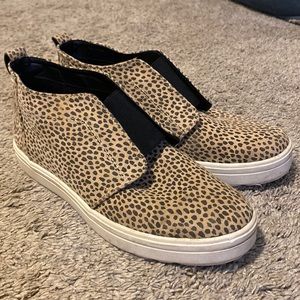 Universal Thread Size 8 Cheetah Slip On